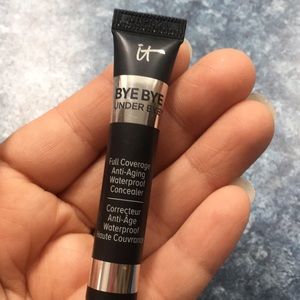 It Cosmetics Bye Bye under eye concealer